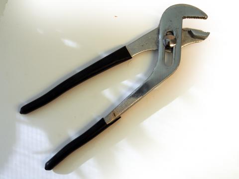 picture of some pliers